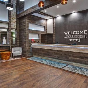 Hampton Inn And Suites Newark Airport Elizabeth